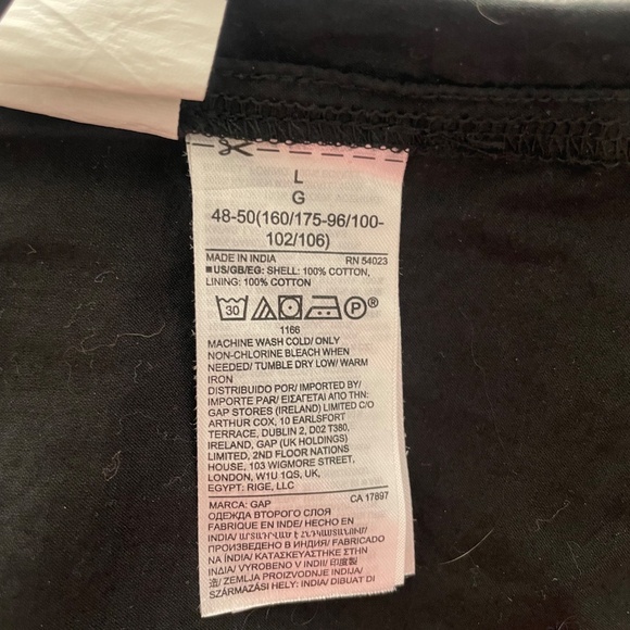 Cotton Gap Black Dress Short Sleeves (Comes with a belt) - Picture 3 of 4